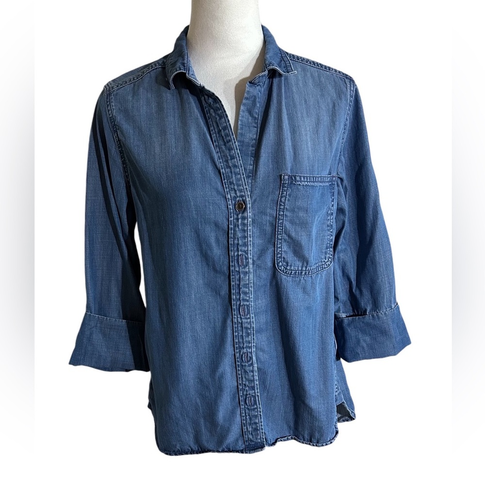 Attractive Anthropologie’s Cloth & Stone Faded chambray shirt